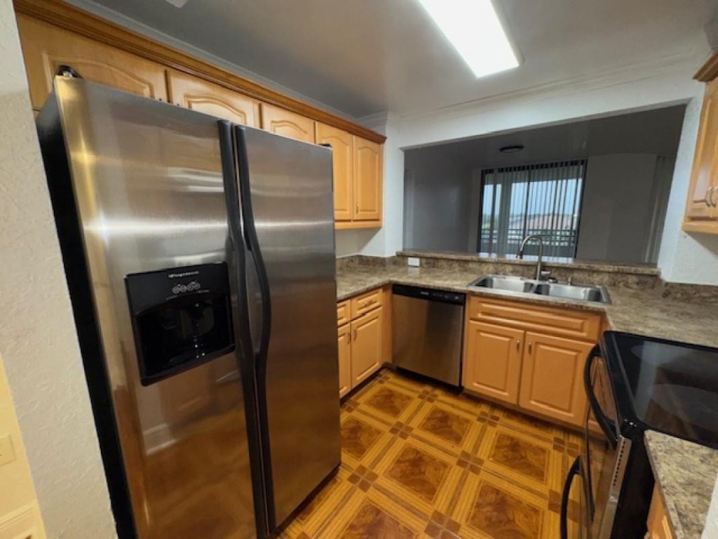 Fairway Lake 110-22 B - Residential Lease