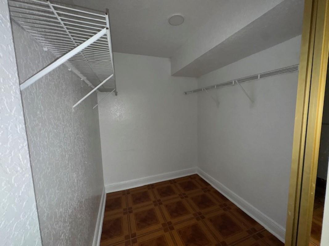 Fairway Lake 110-22 B - Residential Lease