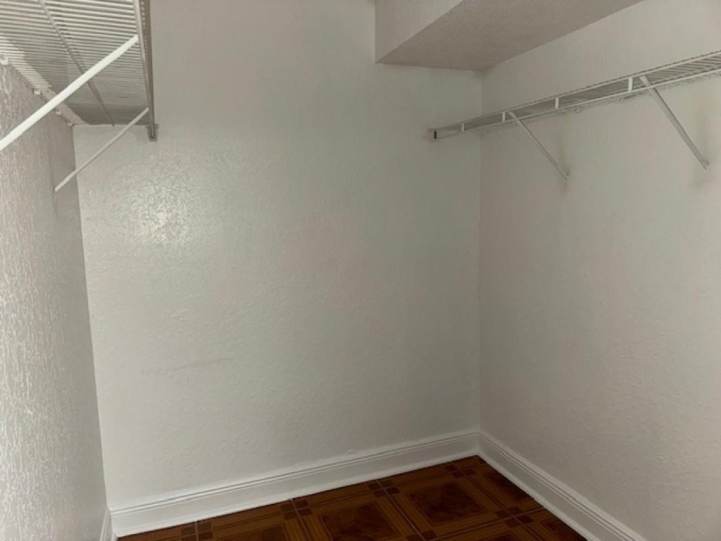 Fairway Lake 110-22 B - Residential Lease