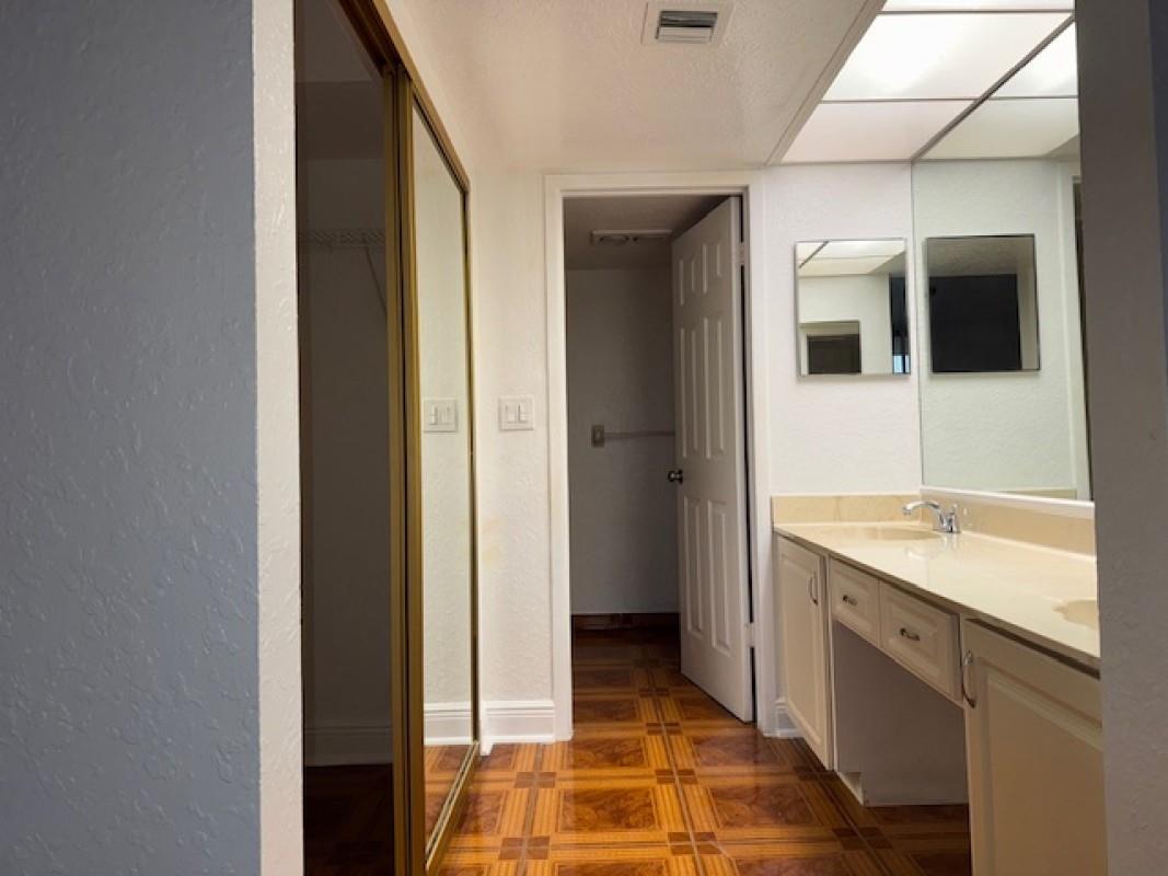 Fairway Lake 110-22 B - Residential Lease