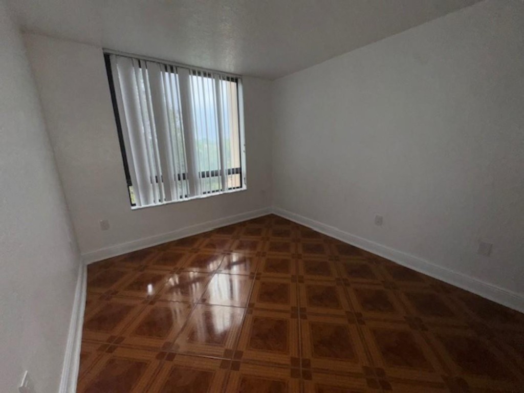 Fairway Lake 110-22 B - Residential Lease