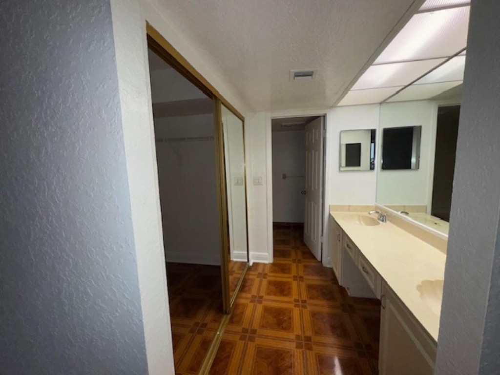 Fairway Lake 110-22 B - Residential Lease