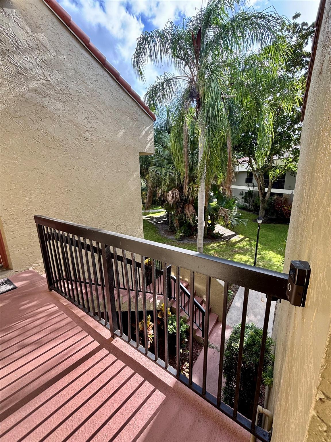 2520 NW 49th Ter 732