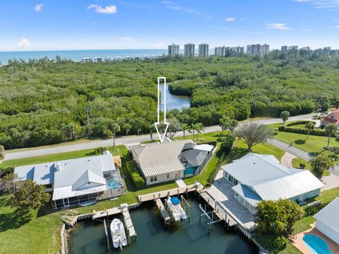 A home in Hutchinson Island