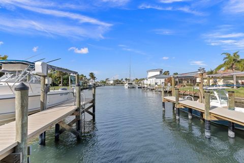 A home in Hutchinson Island