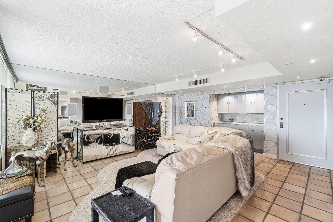 100 SE 5th Avenue Ph-14