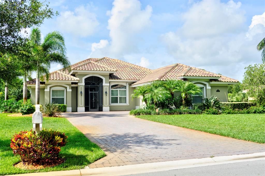 Photo of 9529 Laurelwood Court, Fort Pierce, FL 34951 (MLS # R10730076)