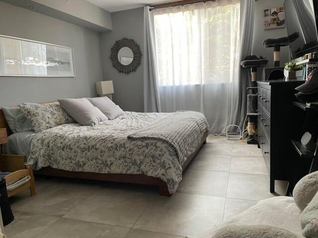 HYPOLUXOS MARINERS CAY CO - Residential Lease