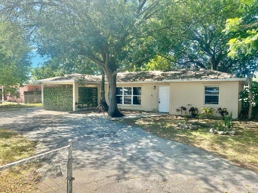 Photo of 4122 Bougainvillea Street, West Palm Beach, FL 33406 (MLS # B26026204)