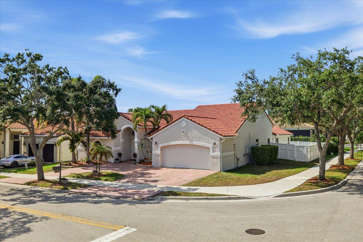 830 Heritage Drive