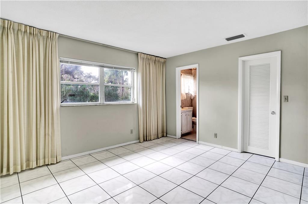 COUNTRY CLUB VILLAGE SEC - Residential