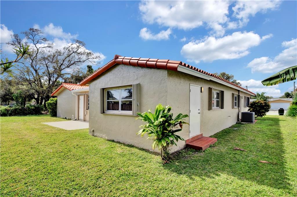 COUNTRY CLUB VILLAGE SEC - Residential