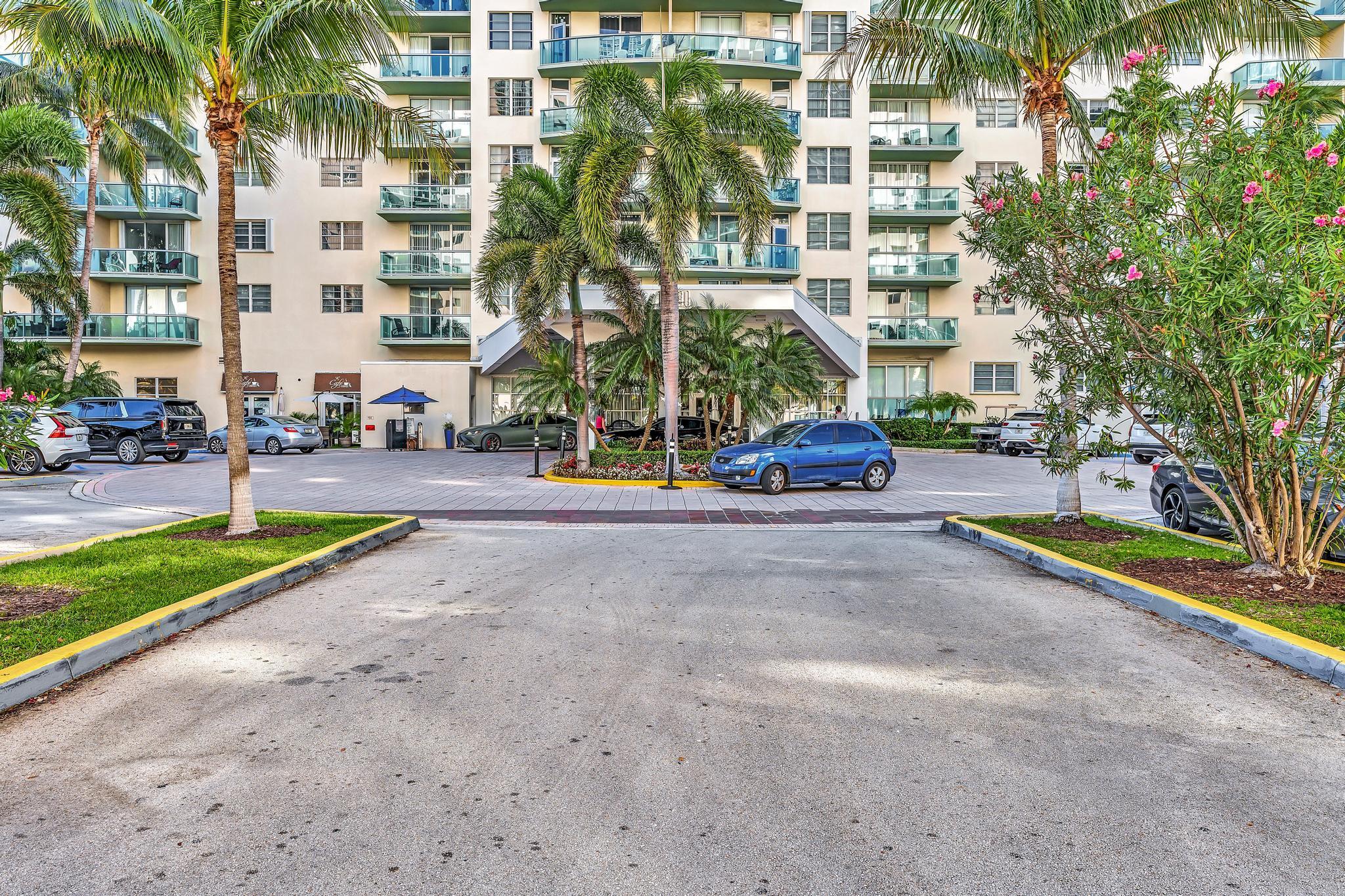 OCEANVIEW BUILDING A CONDO - Residential