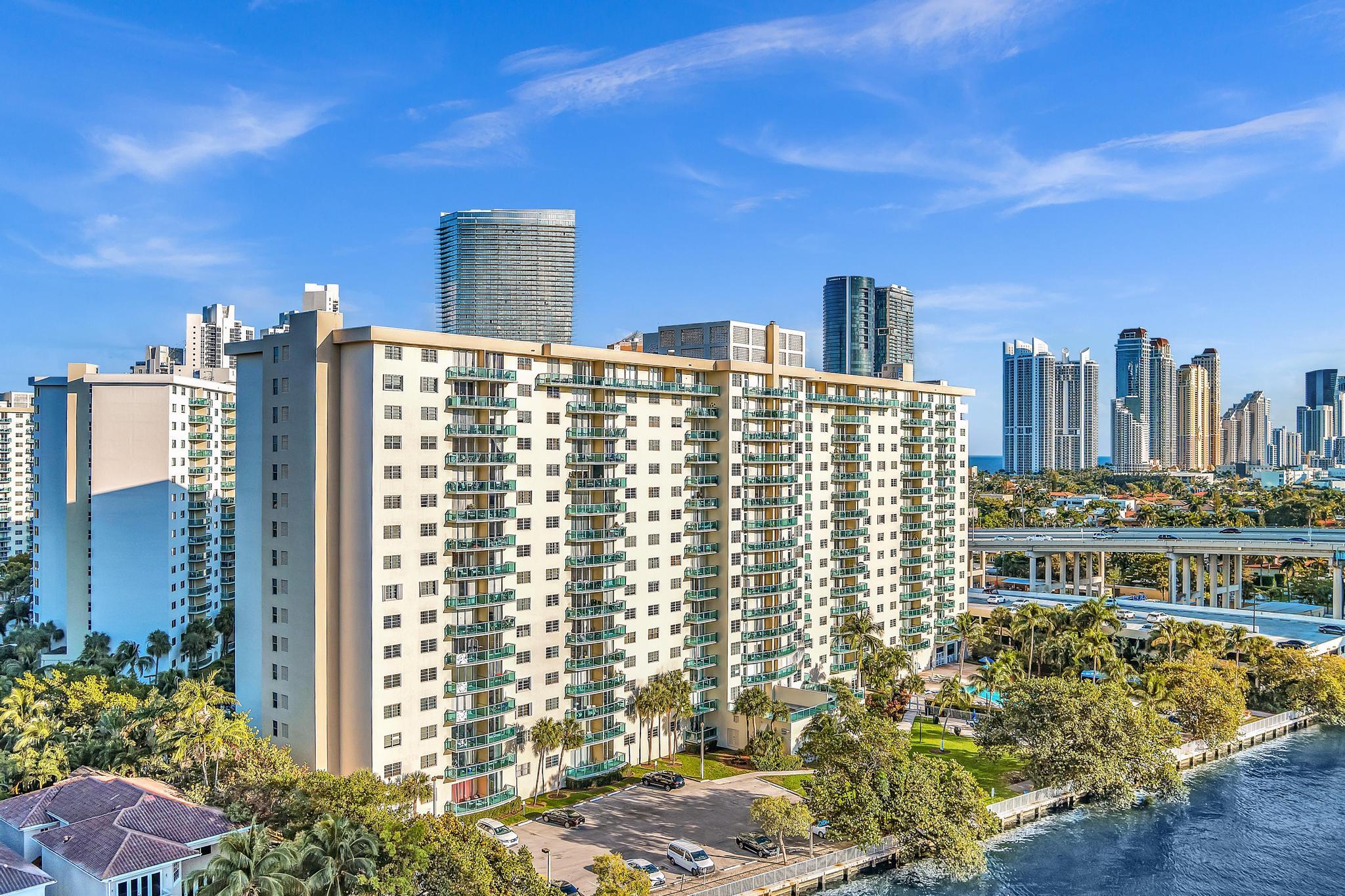 OCEANVIEW BUILDING A CONDO - Residential