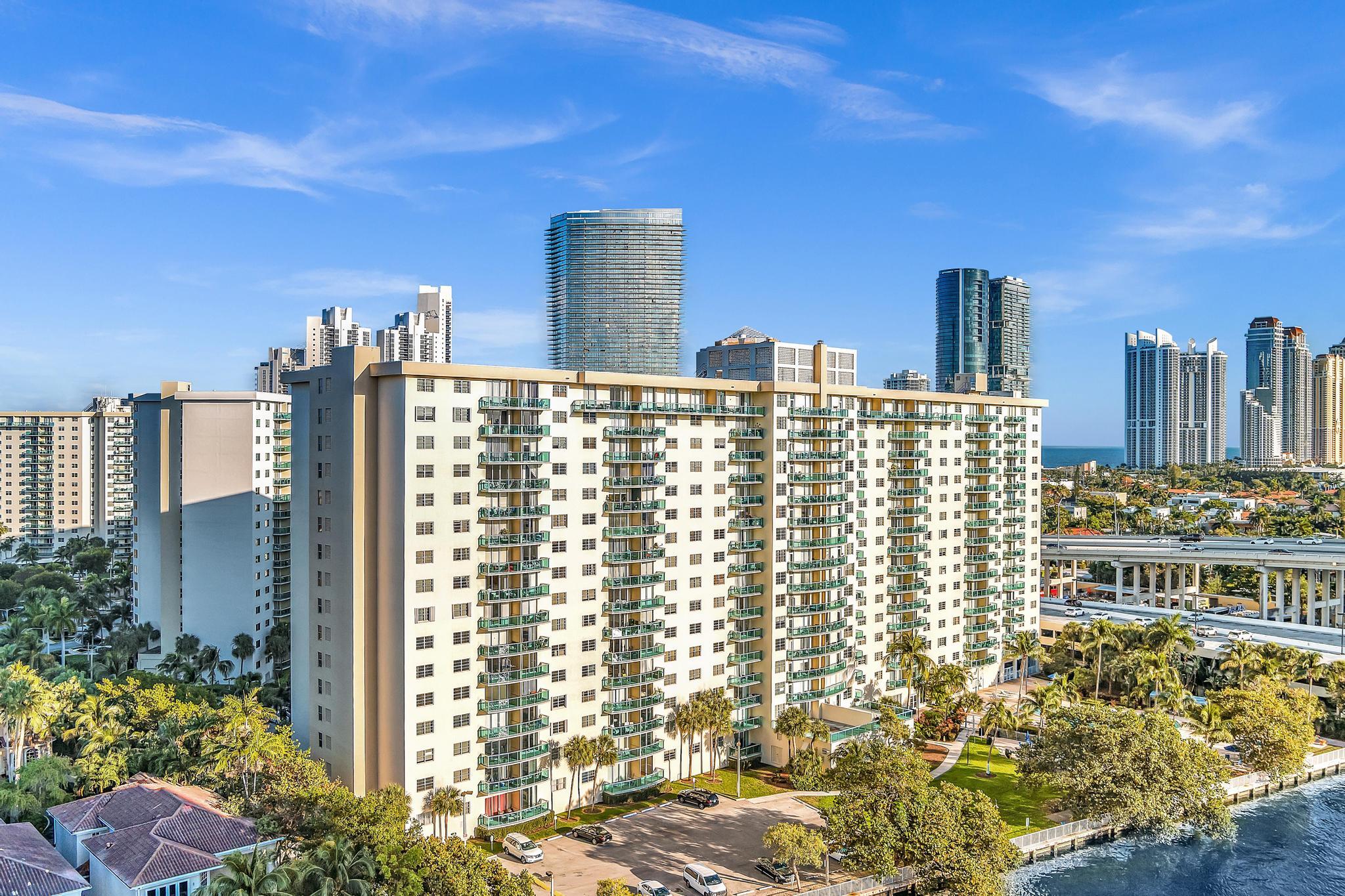 OCEANVIEW BUILDING A CONDO - Residential