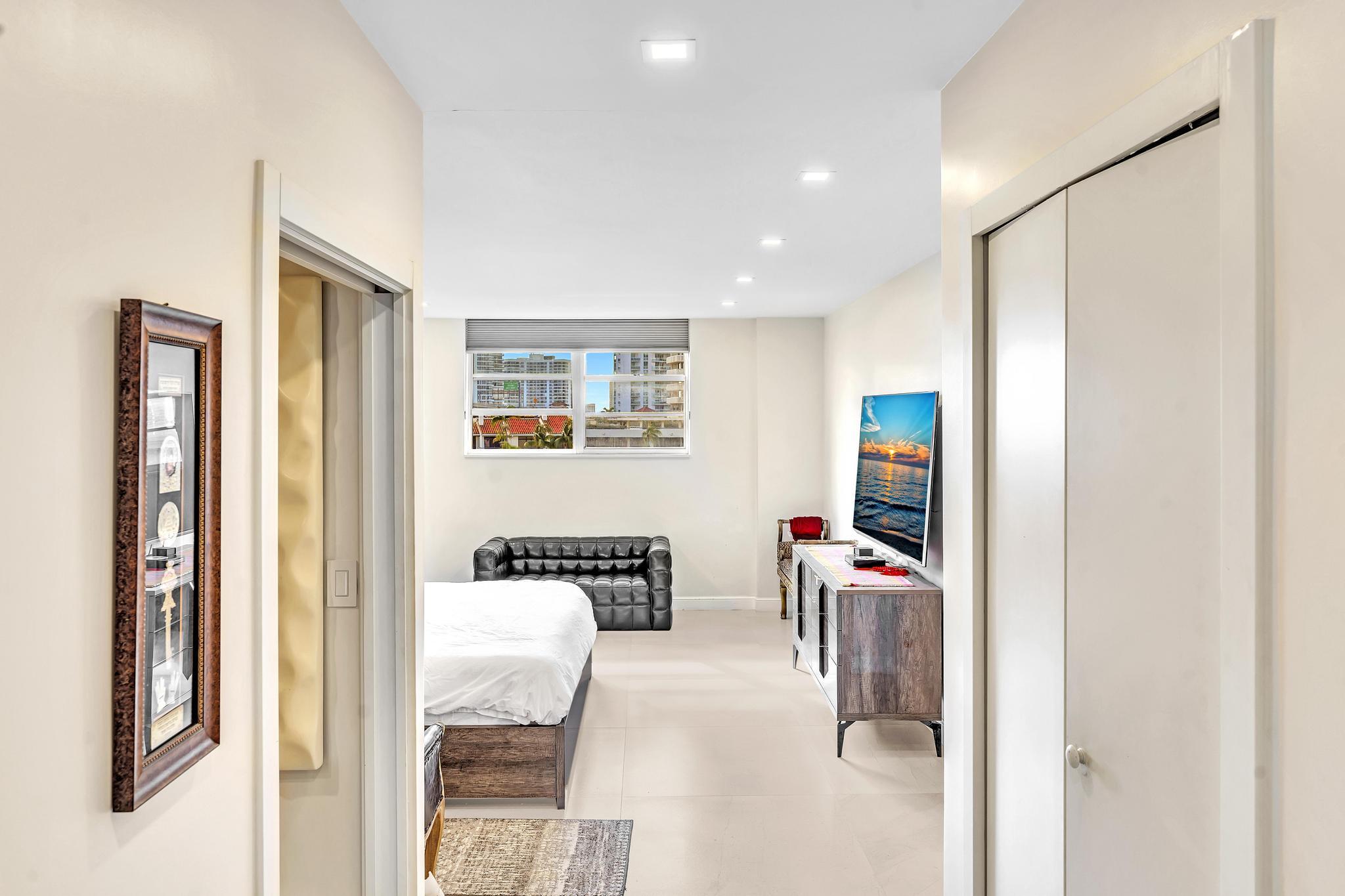 OCEANVIEW BUILDING A CONDO - Residential