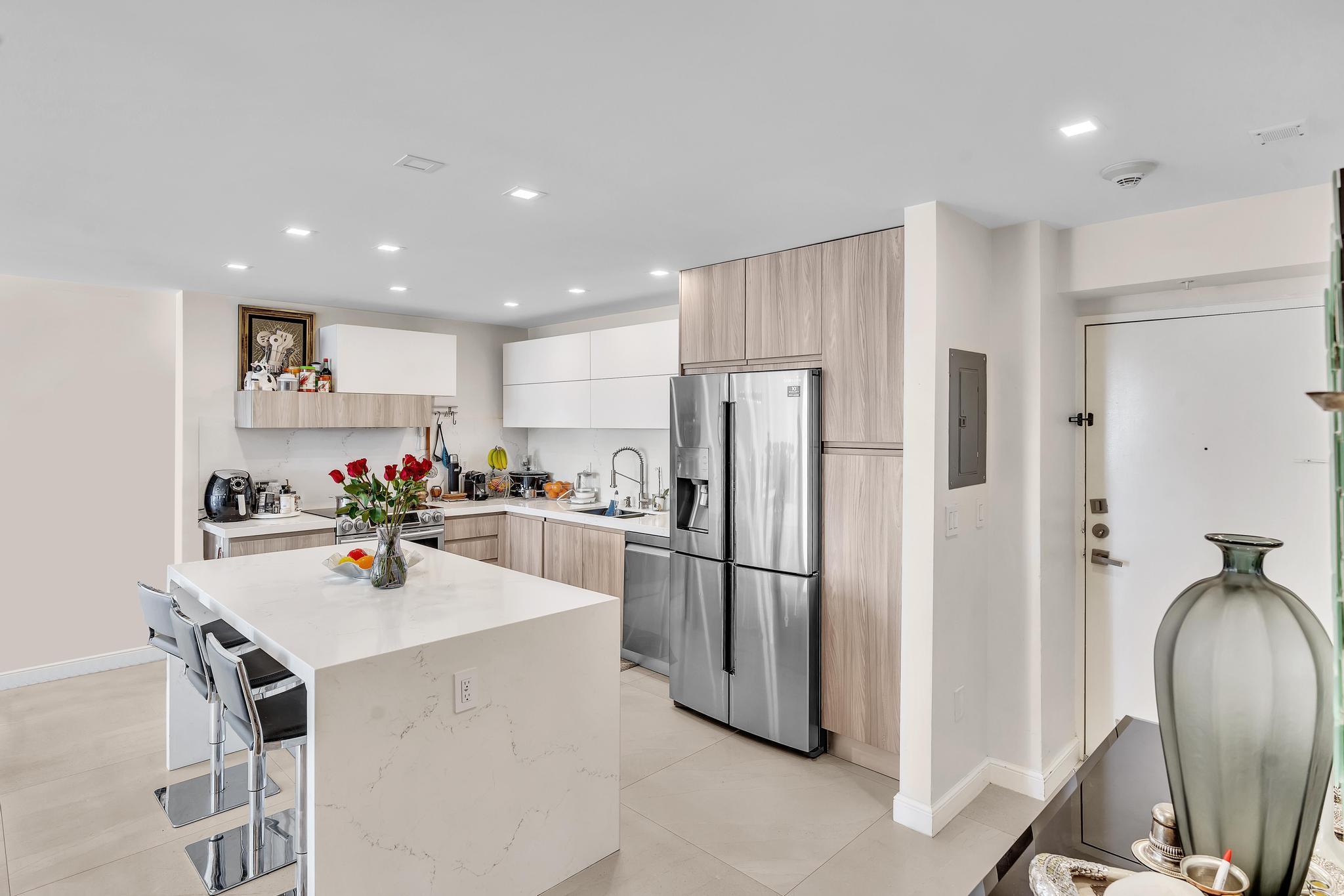 OCEANVIEW BUILDING A CONDO - Residential