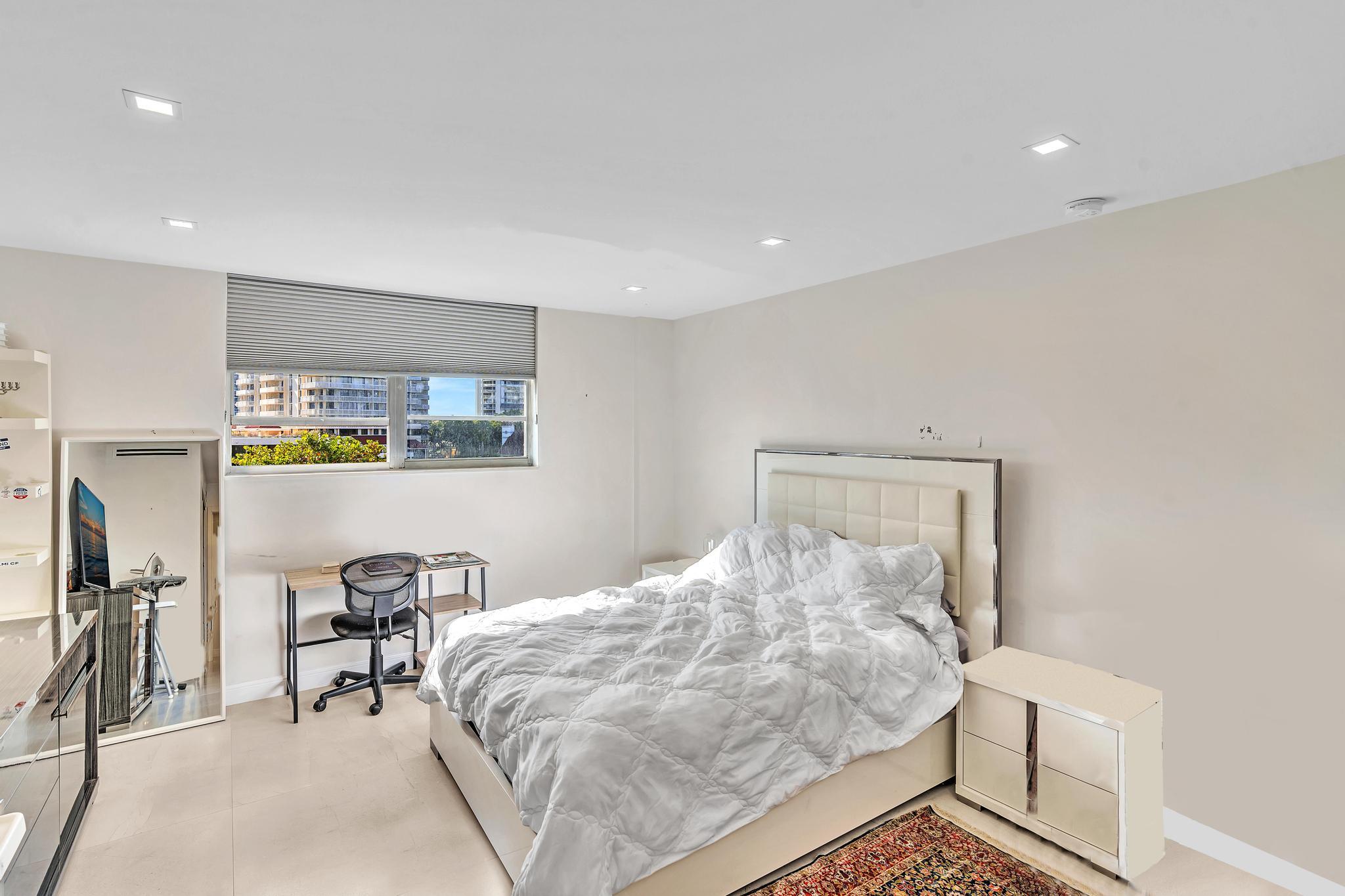 OCEANVIEW BUILDING A CONDO - Residential