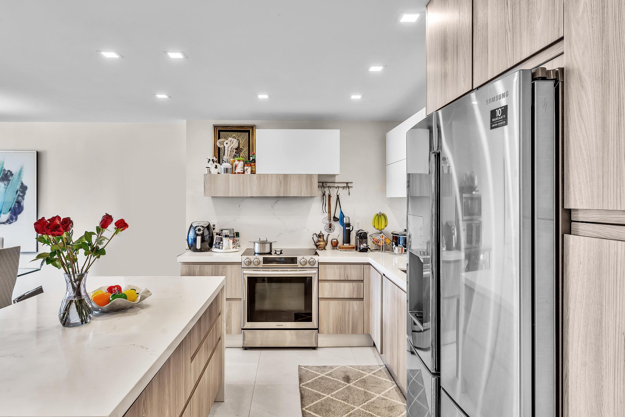 OCEANVIEW BUILDING A CONDO - Residential