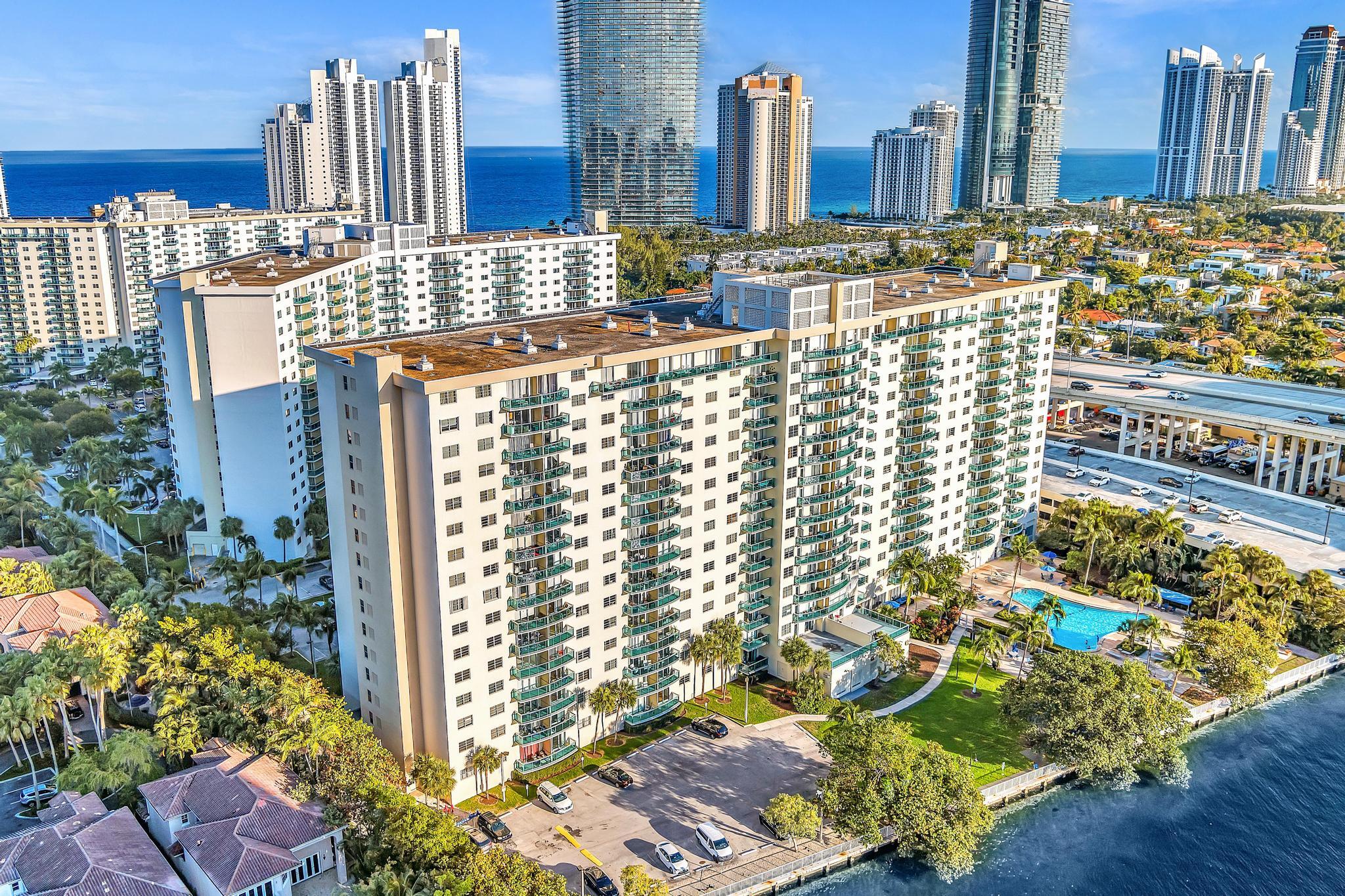 OCEANVIEW BUILDING A CONDO - Residential