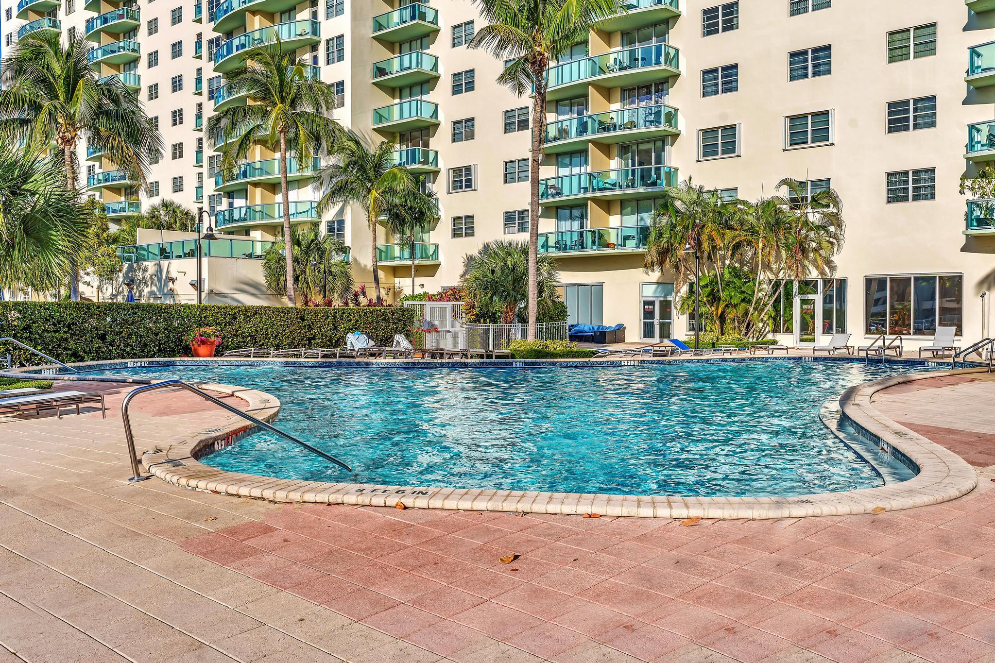 OCEANVIEW BUILDING A CONDO - Residential