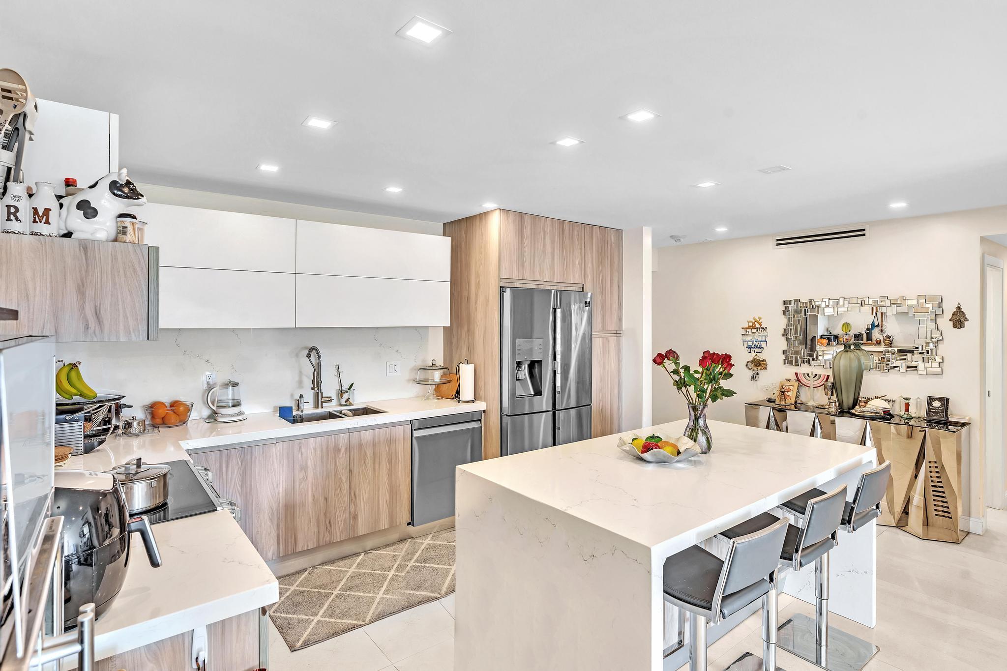 OCEANVIEW BUILDING A CONDO - Residential