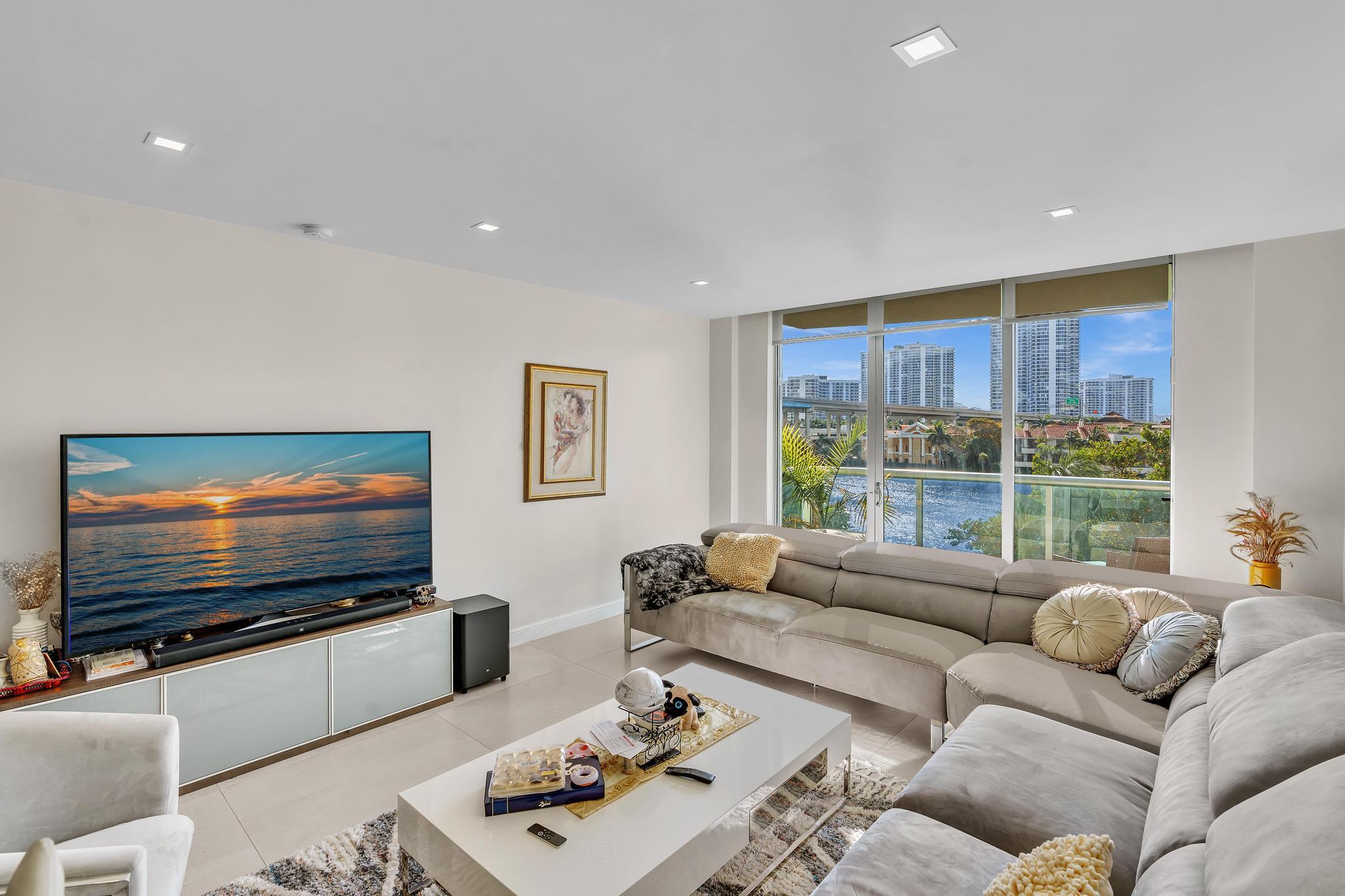 OCEANVIEW BUILDING A CONDO - Residential