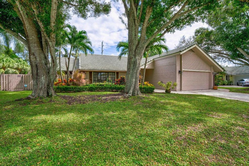 Photo of 108 Coco Lane, Jupiter, FL 33458 (MLS # R10930672)