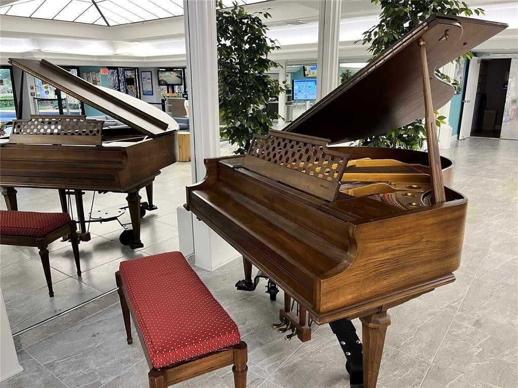 SUNRISE LAKES PHASE 4 - Residential