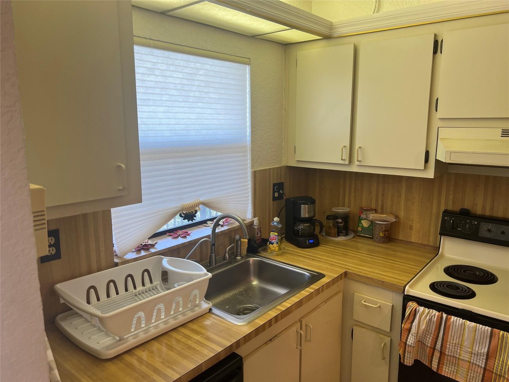 SUNRISE LAKES PHASE 4 - Residential