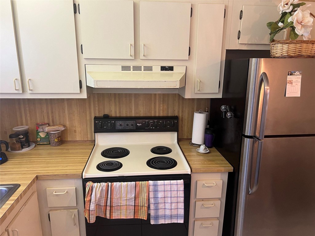 SUNRISE LAKES PHASE 4 - Residential