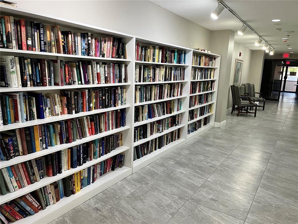 SUNRISE LAKES PHASE 4 - Residential