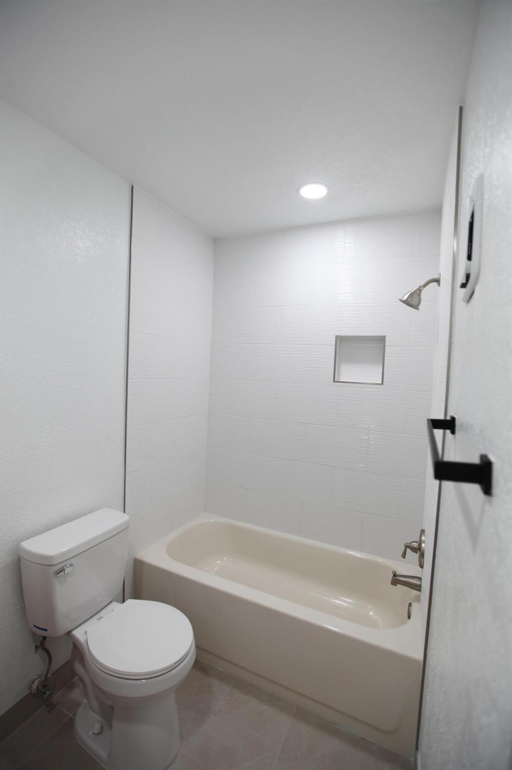 CYPRESS POINTE CONDO - Residential Lease
