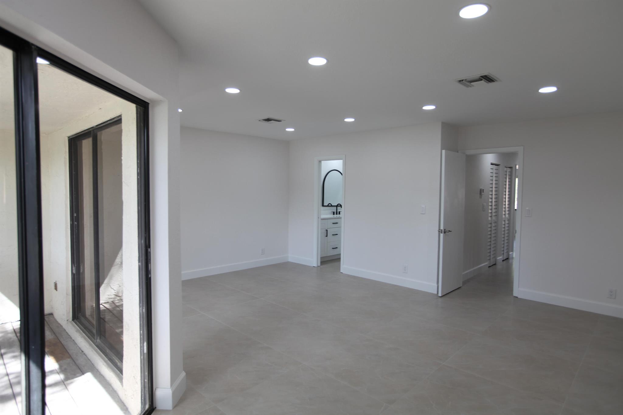 CYPRESS POINTE CONDO - Residential Lease