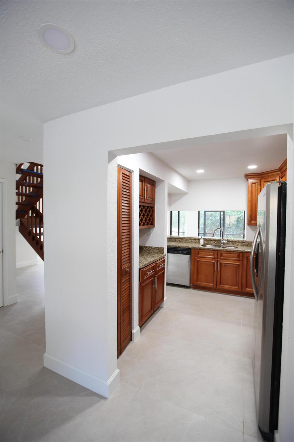 CYPRESS POINTE CONDO - Residential Lease