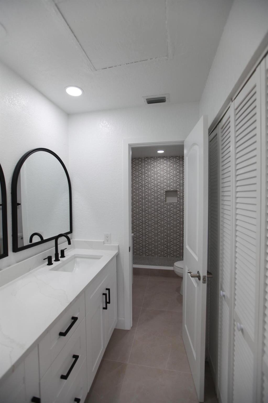 CYPRESS POINTE CONDO - Residential Lease