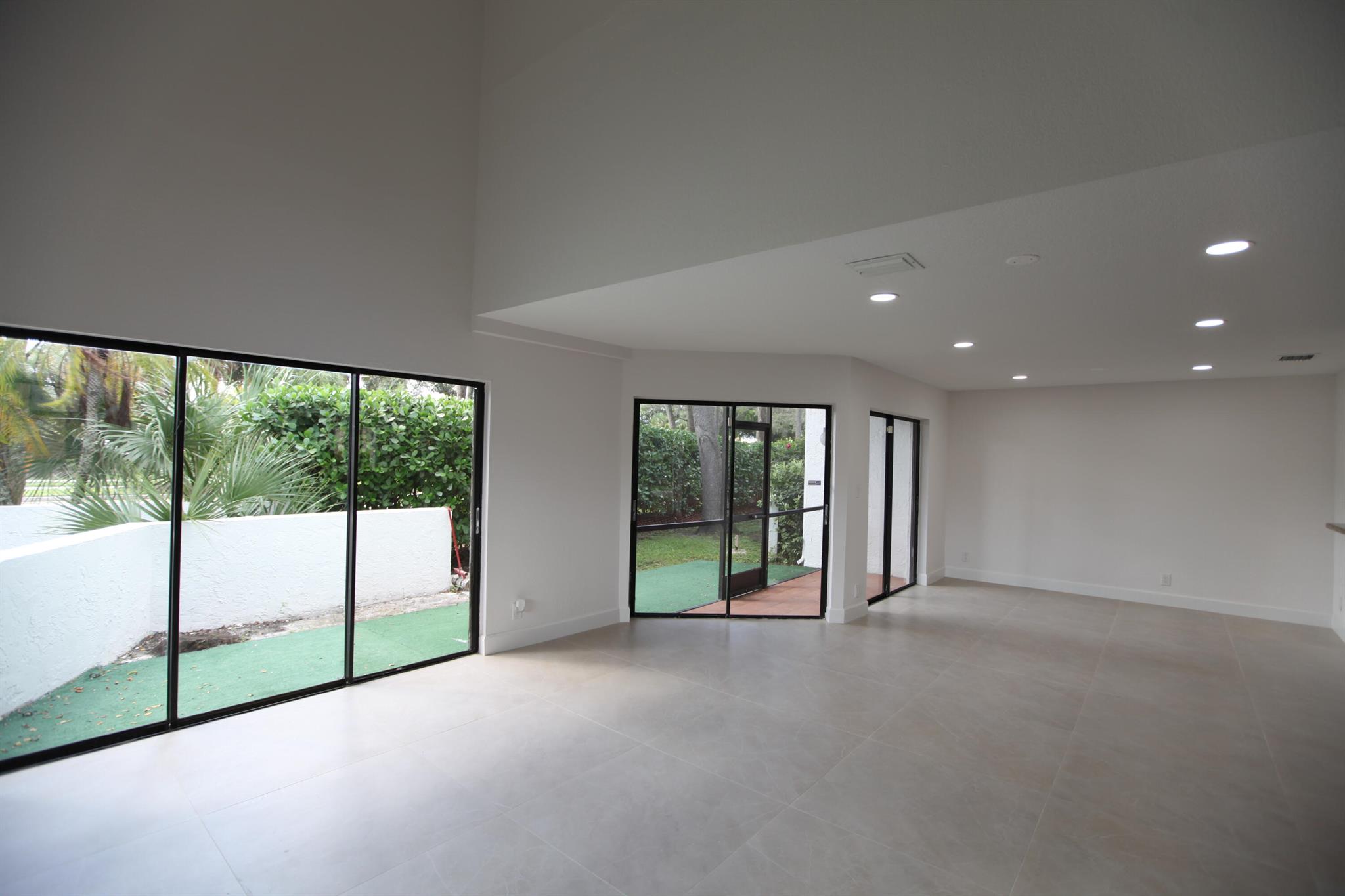 CYPRESS POINTE CONDO - Residential Lease