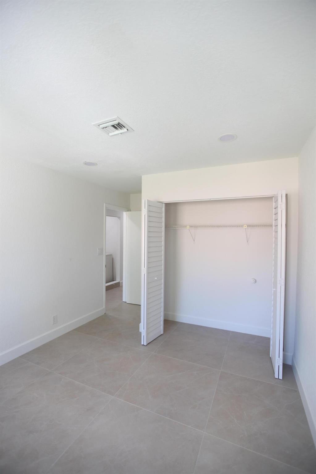 CYPRESS POINTE CONDO - Residential Lease