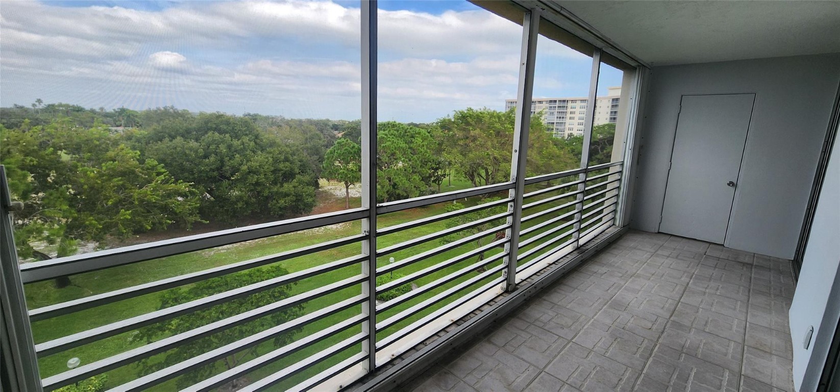 Palm-Aire Country Club - Residential