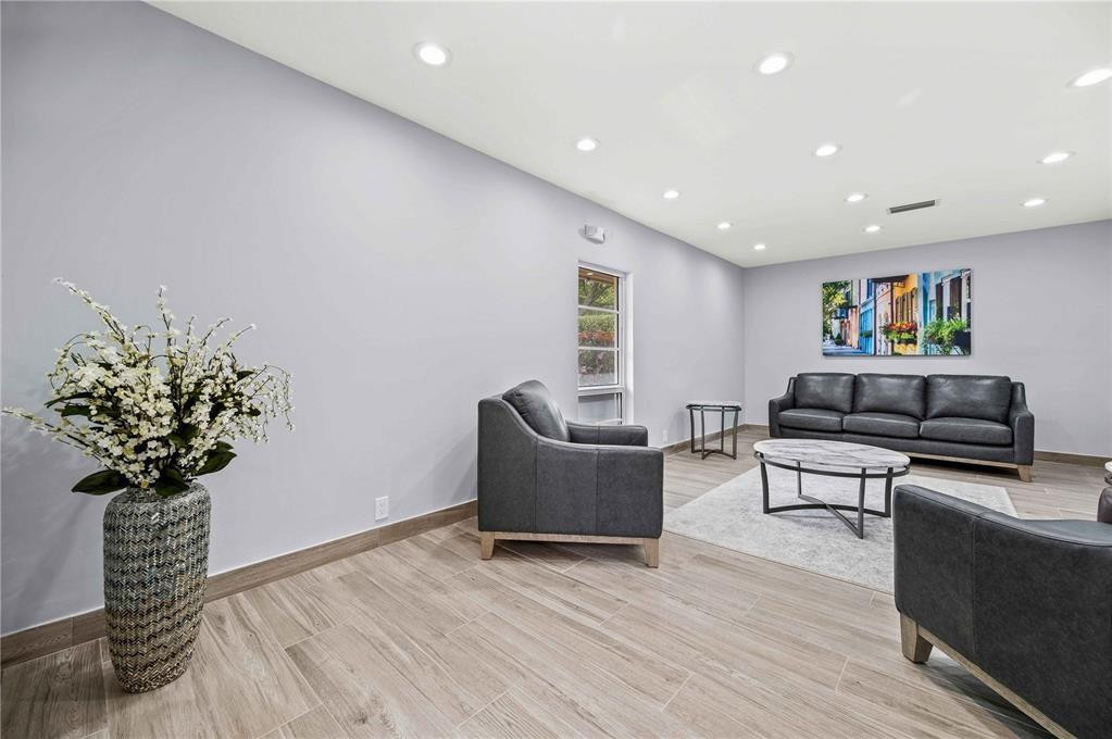 Palm-Aire Country Club - Residential