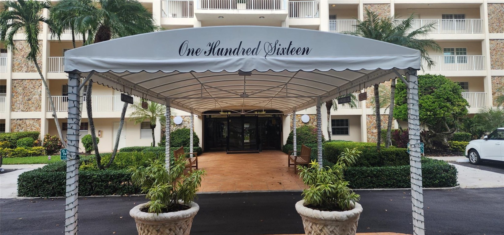 Palm-Aire Country Club - Residential