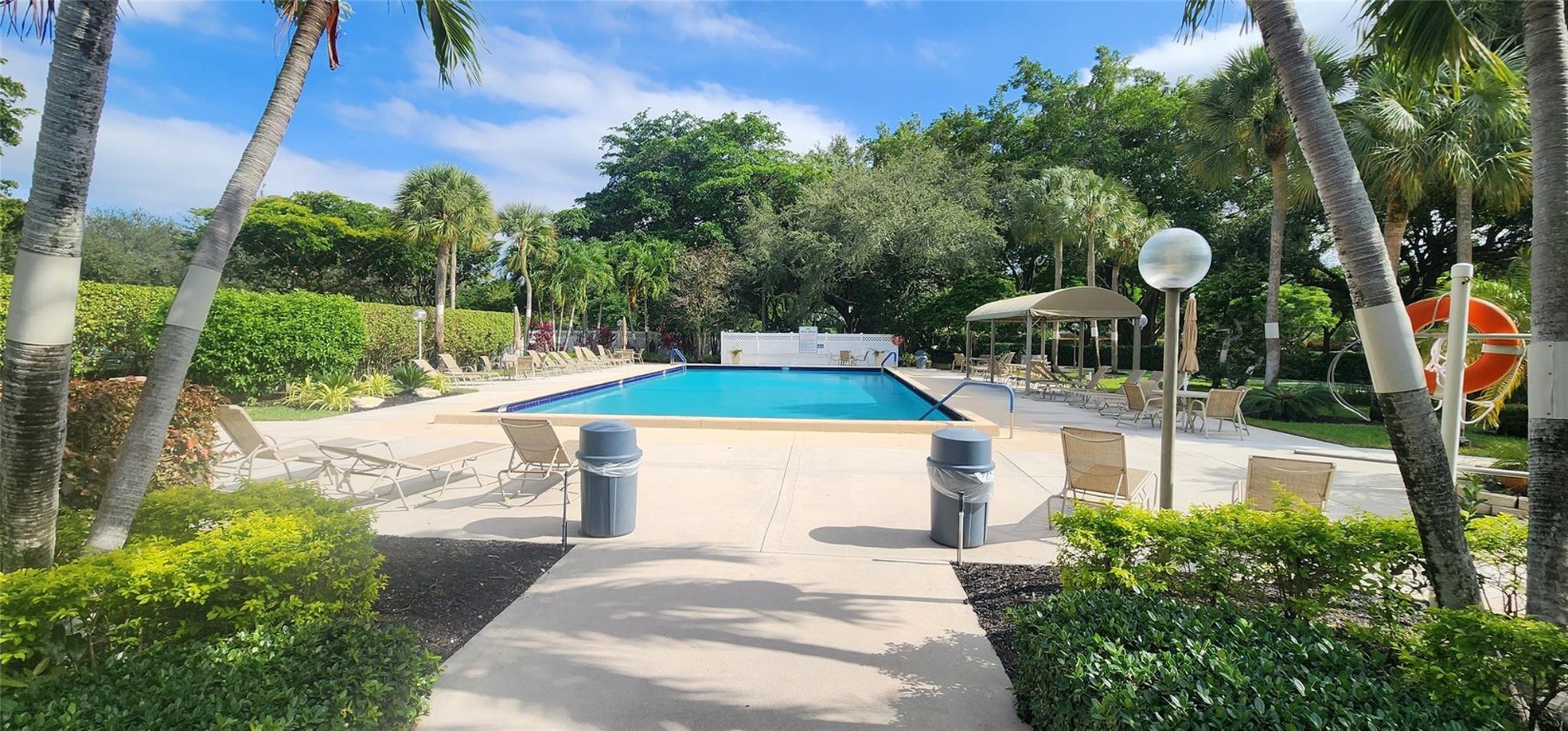 Palm-Aire Country Club - Residential