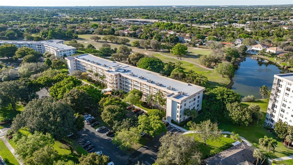 Palm-Aire Country Club - Residential