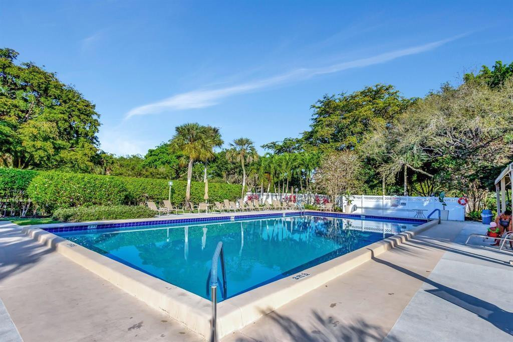 Palm-Aire Country Club - Residential