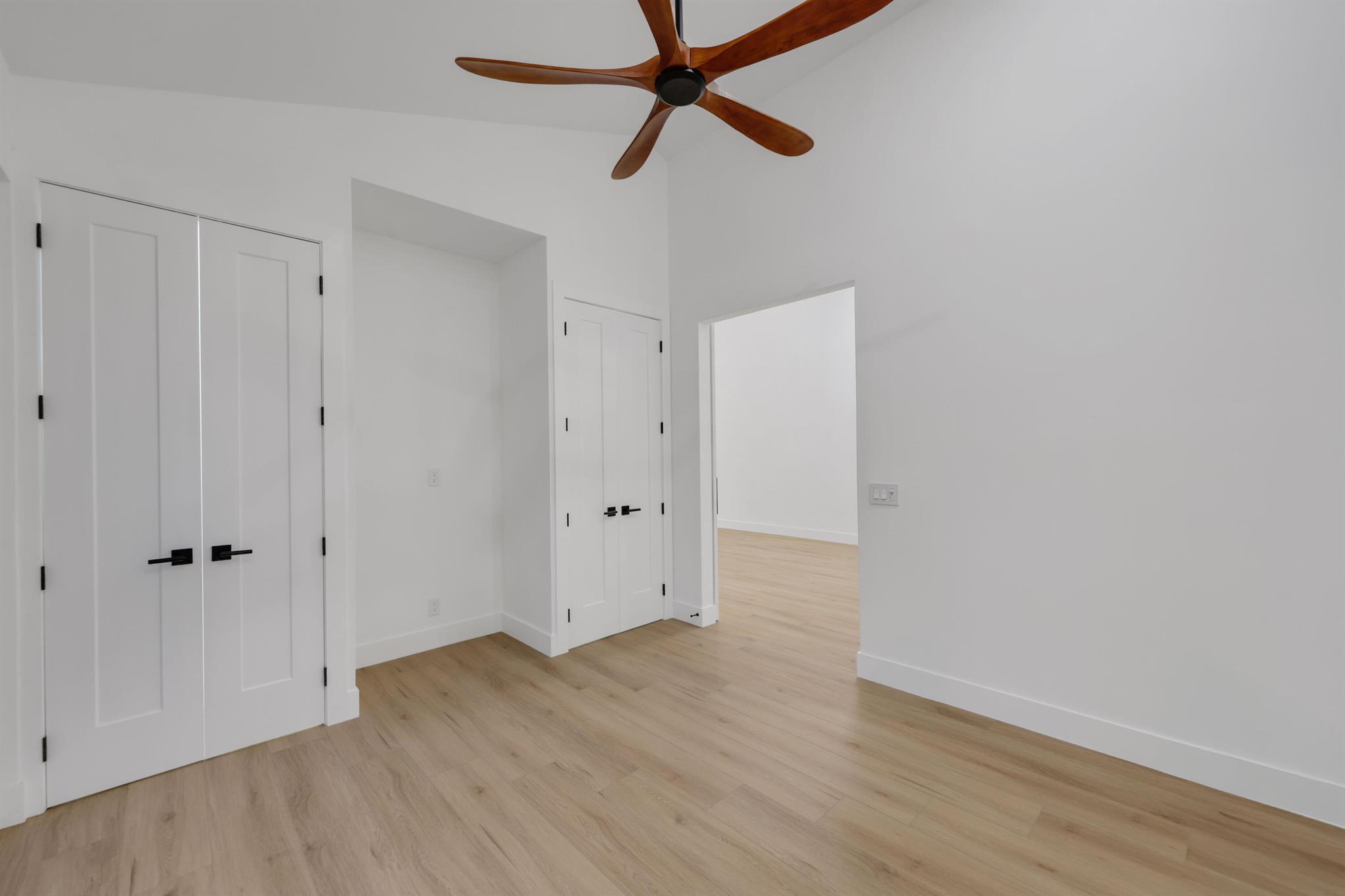 WHISPER TRACE PAR 8 ARVID - Residential Lease