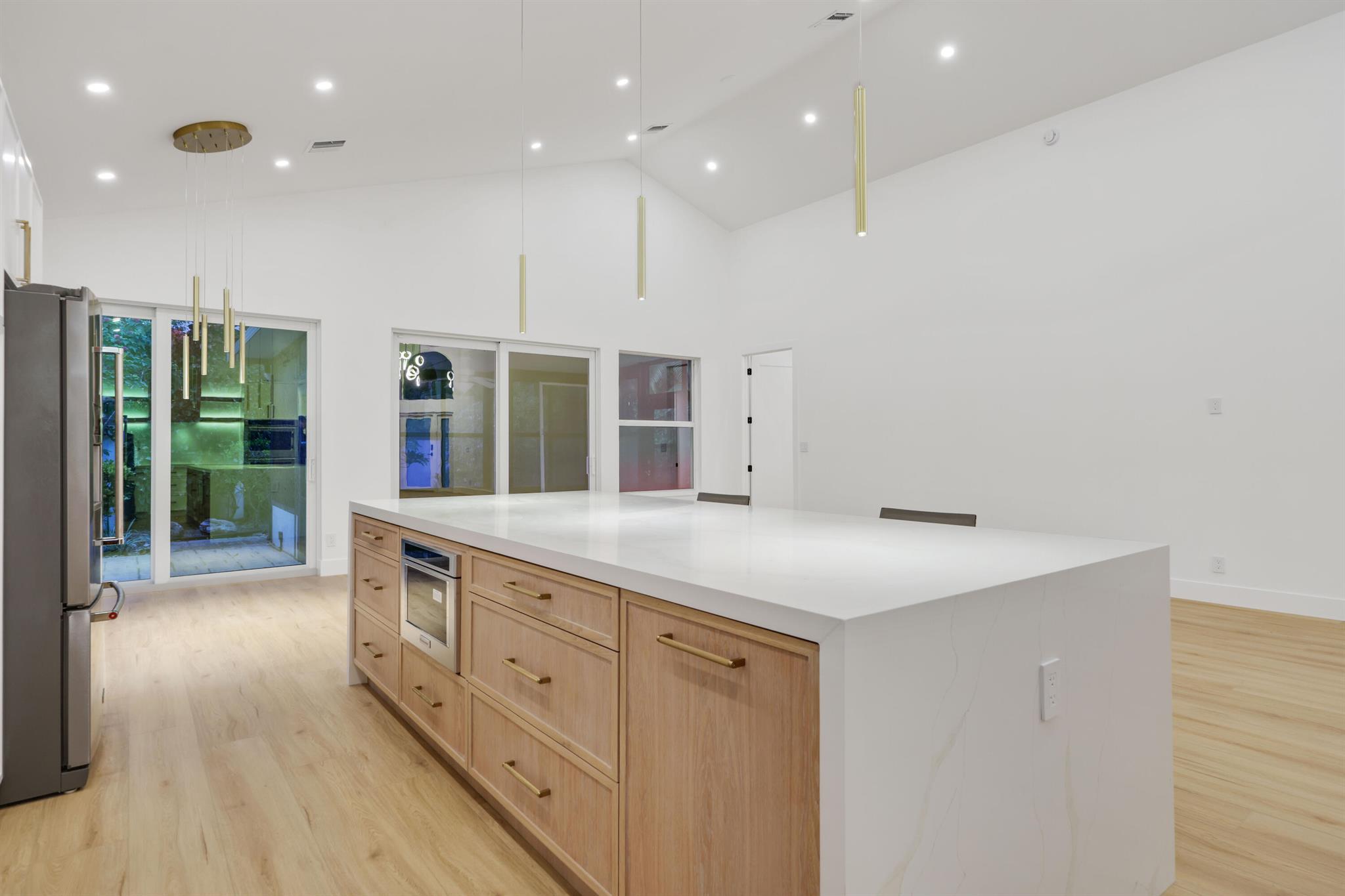 WHISPER TRACE PAR 8 ARVID - Residential Lease