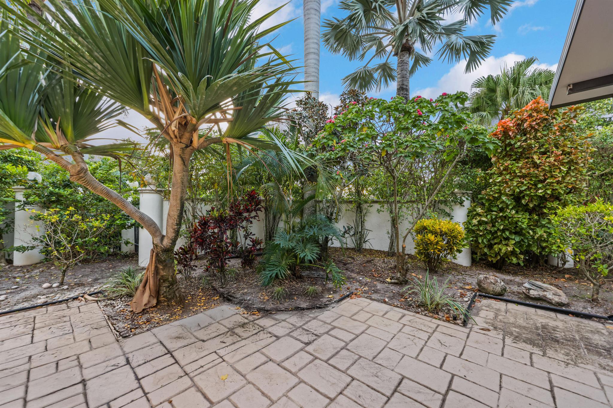 WHISPER TRACE PAR 8 ARVID - Residential Lease