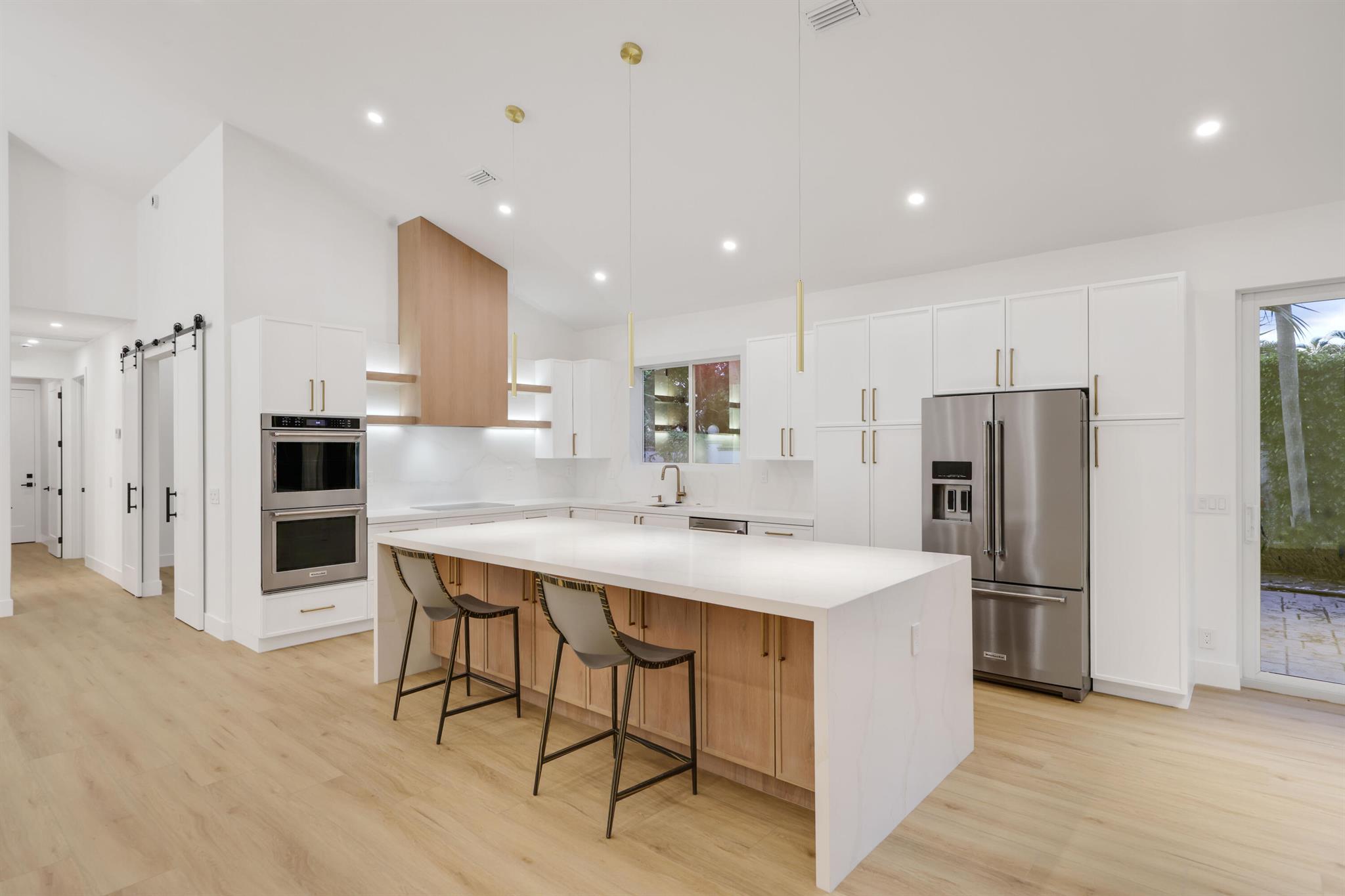 WHISPER TRACE PAR 8 ARVID - Residential Lease