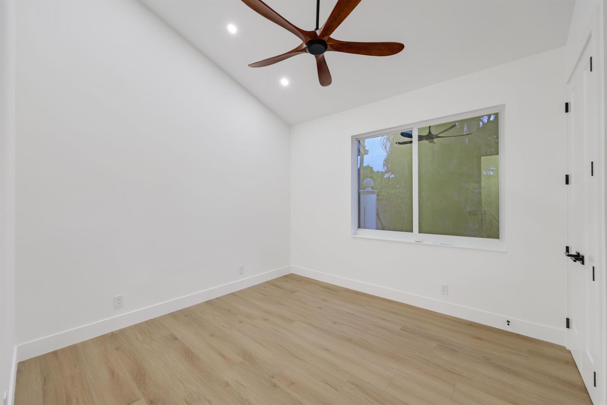 WHISPER TRACE PAR 8 ARVID - Residential Lease