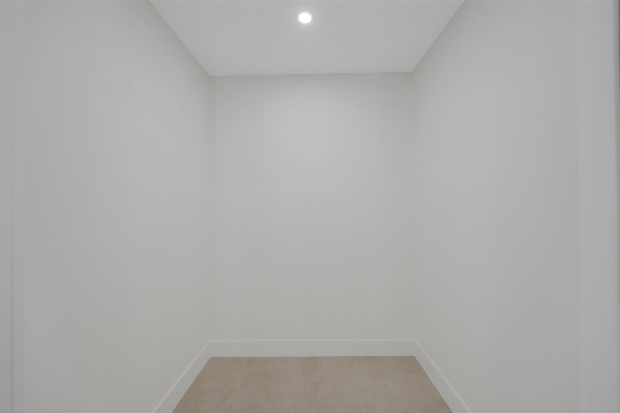 WHISPER TRACE PAR 8 ARVID - Residential Lease